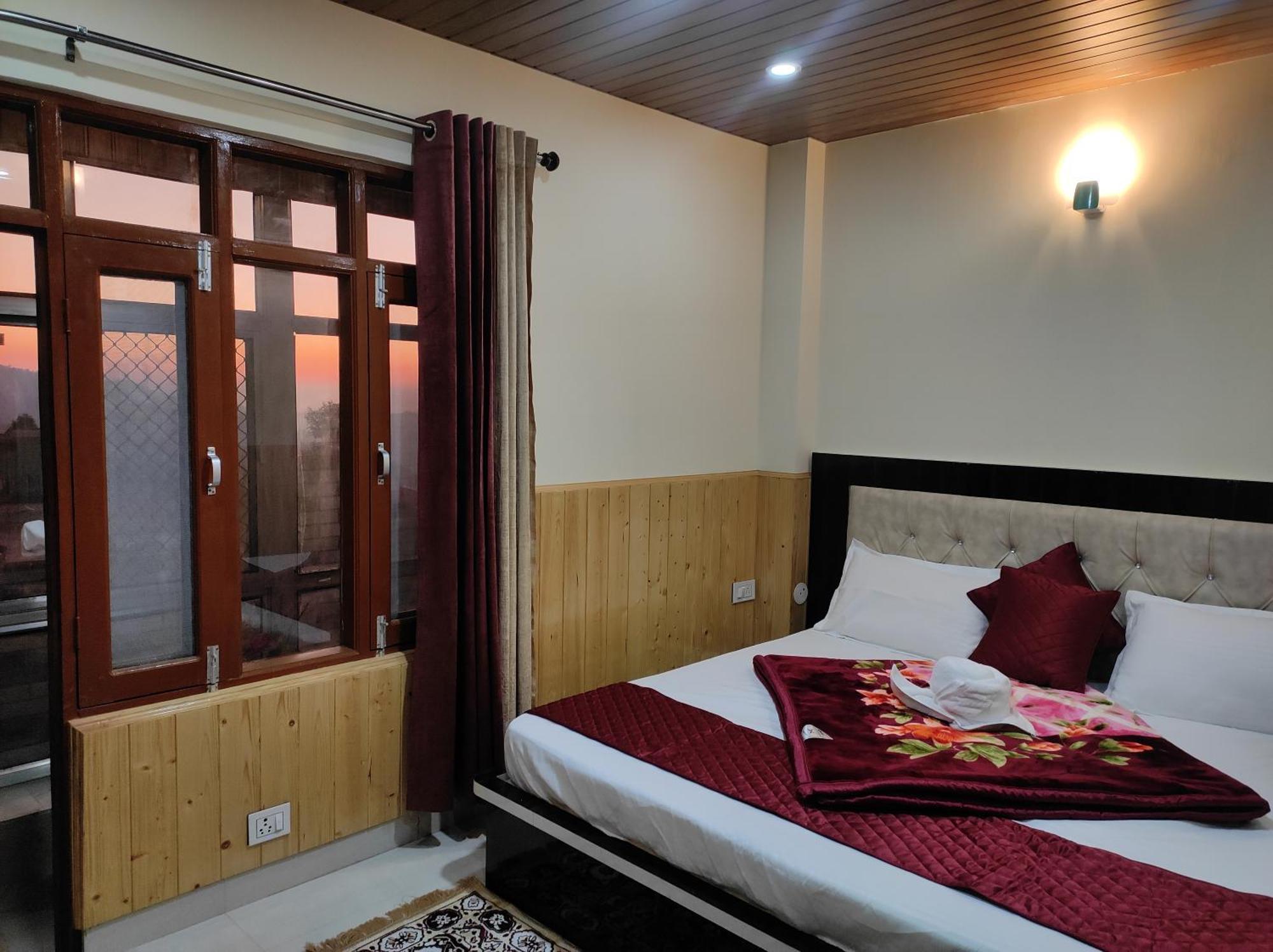 Vintage Woods Inn Shimla Exterior foto